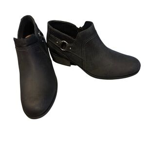 Clarks Charleton Grace Taupe Ankle Booties In Black Oily Leather Women's US 11